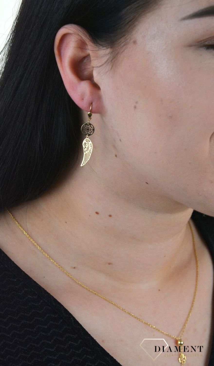 Złote ażurowe kolczyki wiszące skrzydło 333 KL 9298 333.jpg